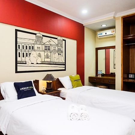Urbanview Hotel Syariah Wisnugraha By Reddoorz Yogyakarta Dış mekan fotoğraf