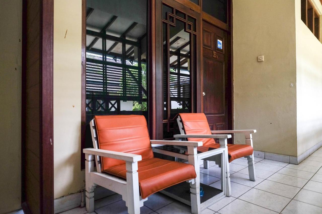 Urbanview Hotel Syariah Wisnugraha By Reddoorz Yogyakarta Dış mekan fotoğraf