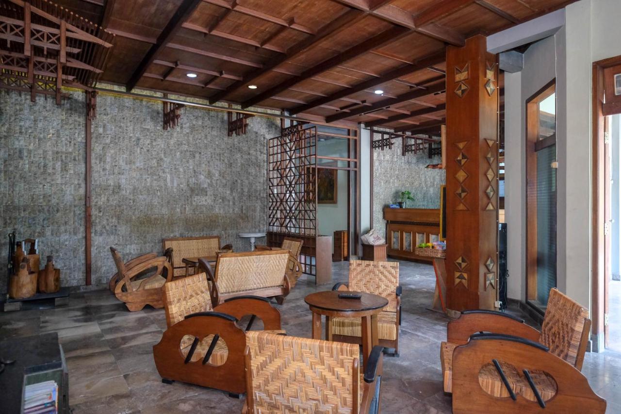 Urbanview Hotel Syariah Wisnugraha By Reddoorz Yogyakarta Dış mekan fotoğraf