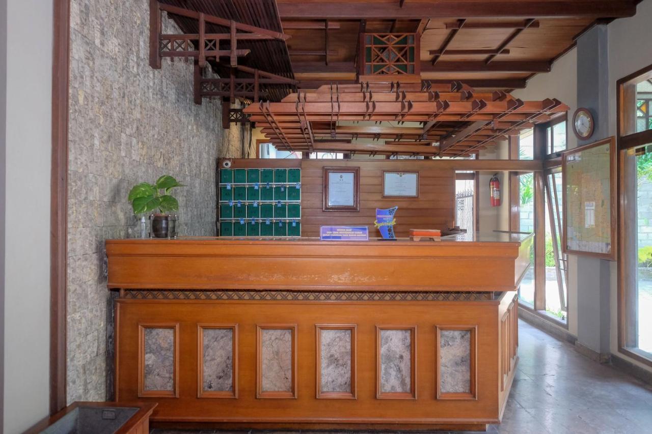 Urbanview Hotel Syariah Wisnugraha By Reddoorz Yogyakarta Dış mekan fotoğraf