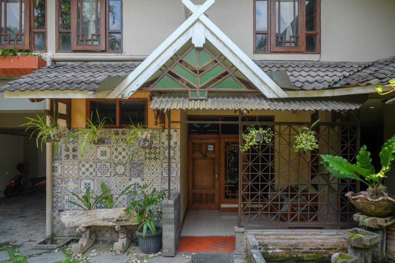 Urbanview Hotel Syariah Wisnugraha By Reddoorz Yogyakarta Dış mekan fotoğraf