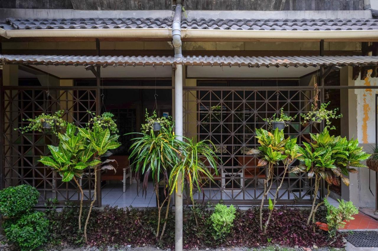 Urbanview Hotel Syariah Wisnugraha By Reddoorz Yogyakarta Dış mekan fotoğraf