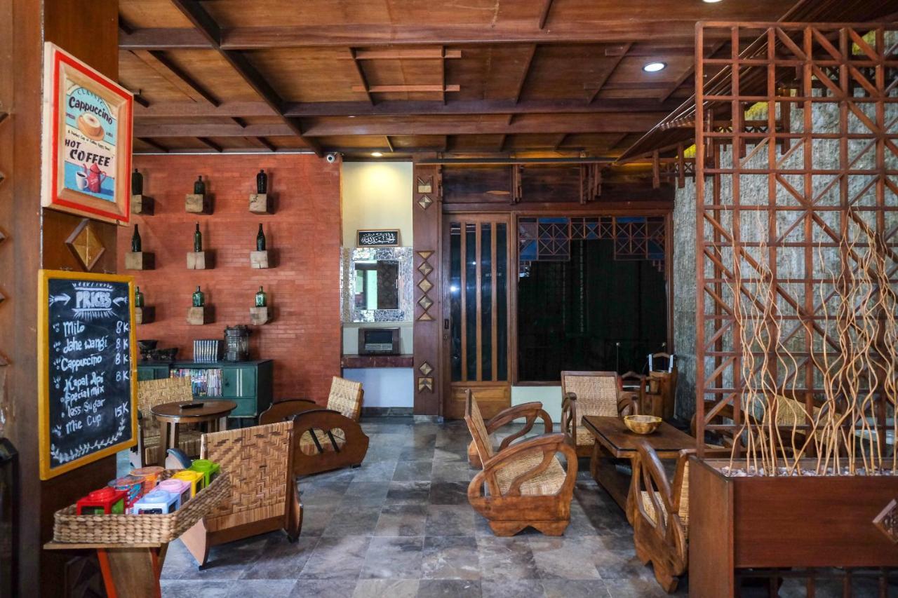 Urbanview Hotel Syariah Wisnugraha By Reddoorz Yogyakarta Dış mekan fotoğraf