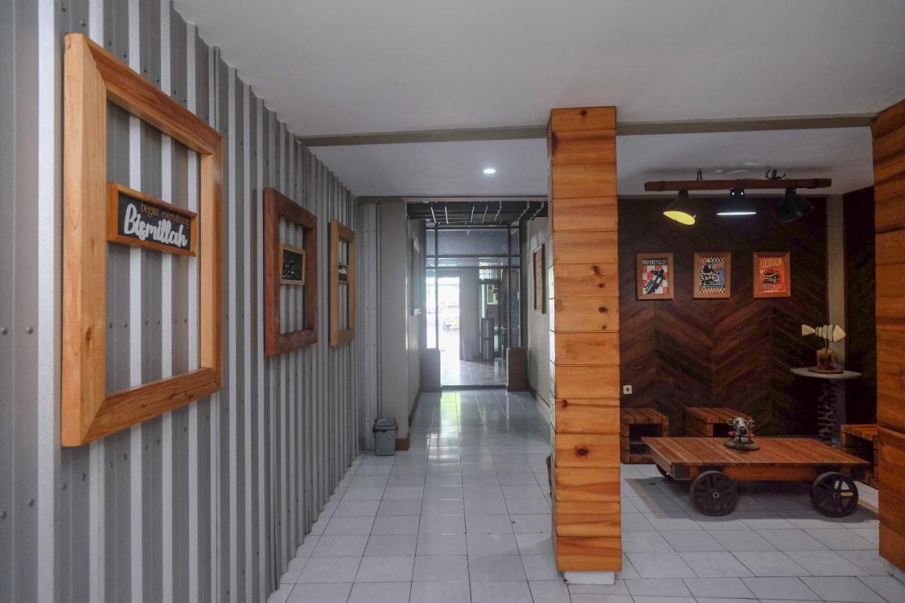 Urbanview Hotel Syariah Wisnugraha By Reddoorz Yogyakarta Dış mekan fotoğraf
