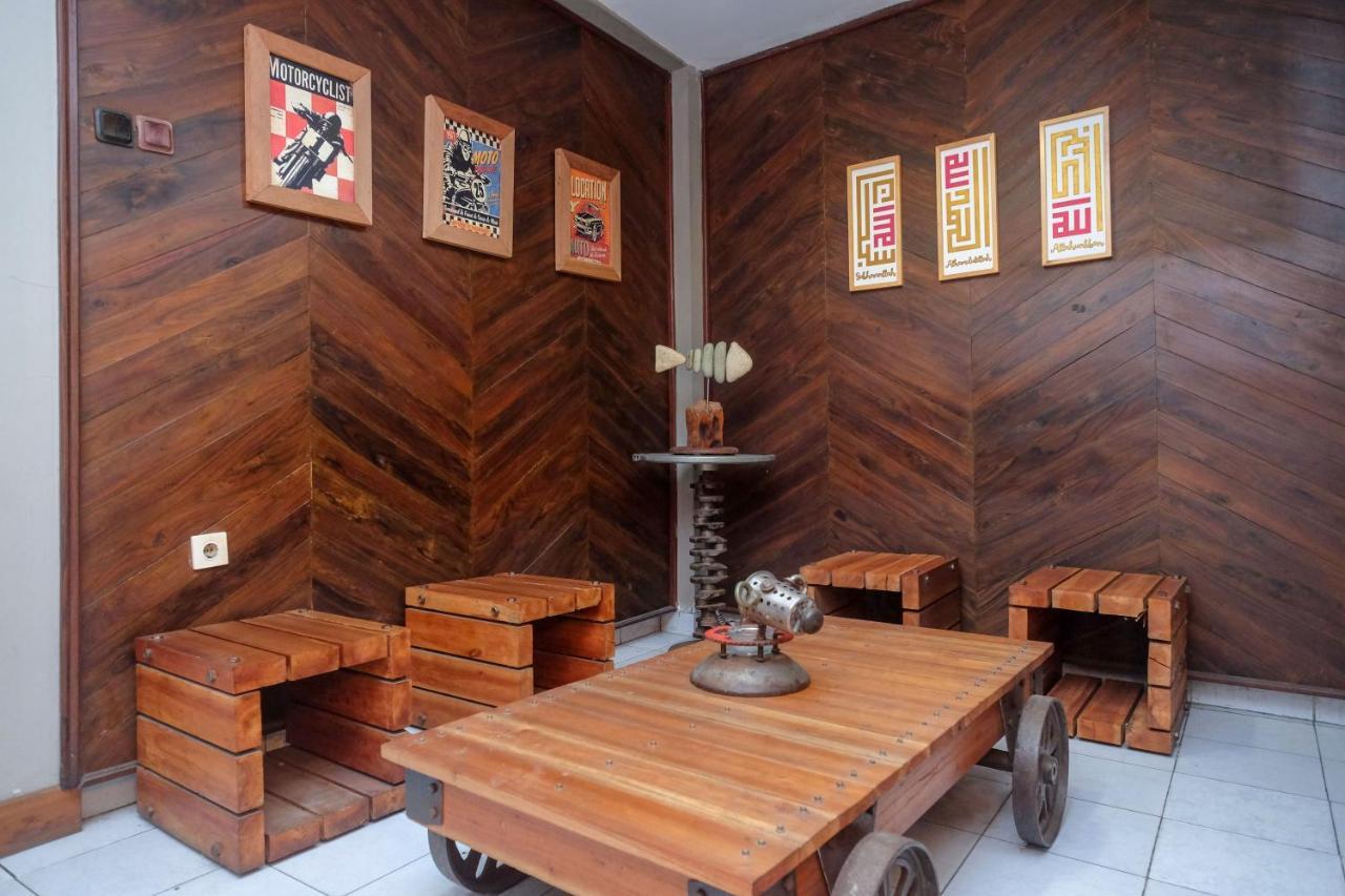 Urbanview Hotel Syariah Wisnugraha By Reddoorz Yogyakarta Dış mekan fotoğraf