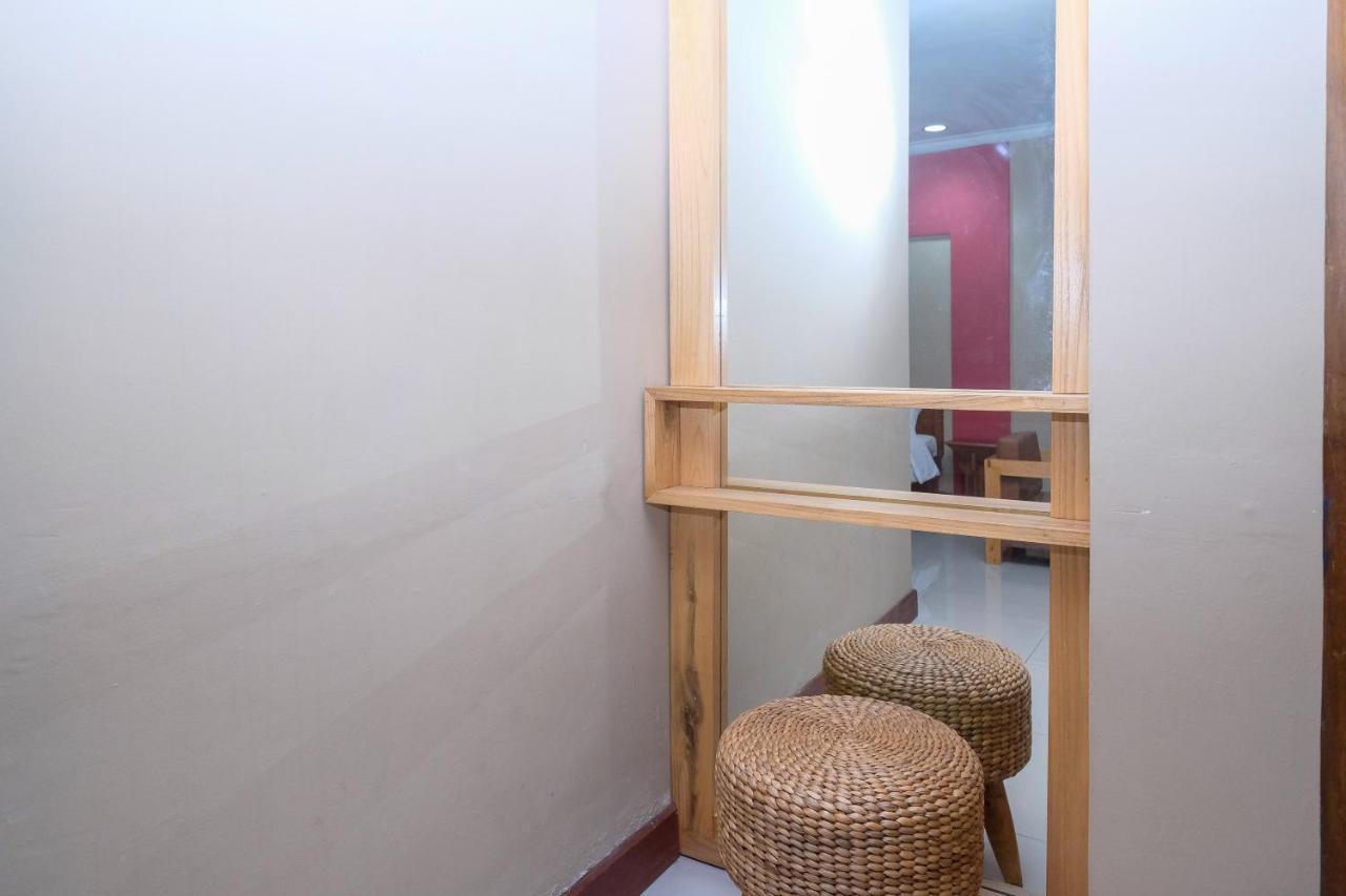 Urbanview Hotel Syariah Wisnugraha By Reddoorz Yogyakarta Dış mekan fotoğraf