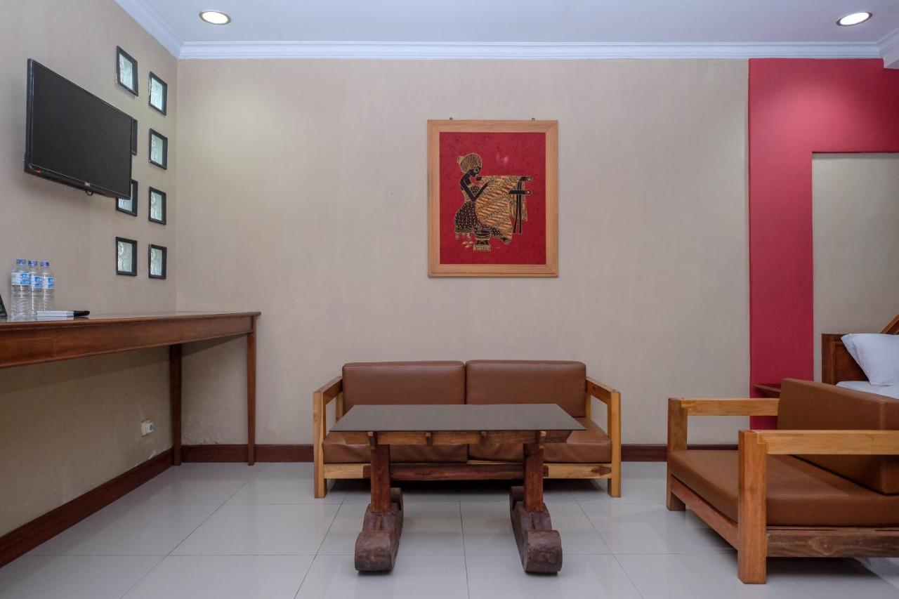 Urbanview Hotel Syariah Wisnugraha By Reddoorz Yogyakarta Dış mekan fotoğraf