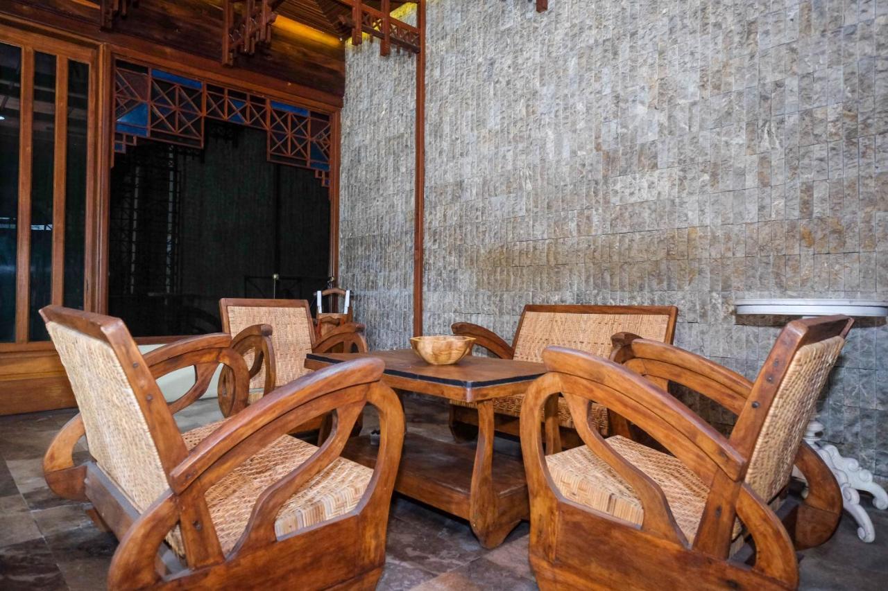 Urbanview Hotel Syariah Wisnugraha By Reddoorz Yogyakarta Dış mekan fotoğraf