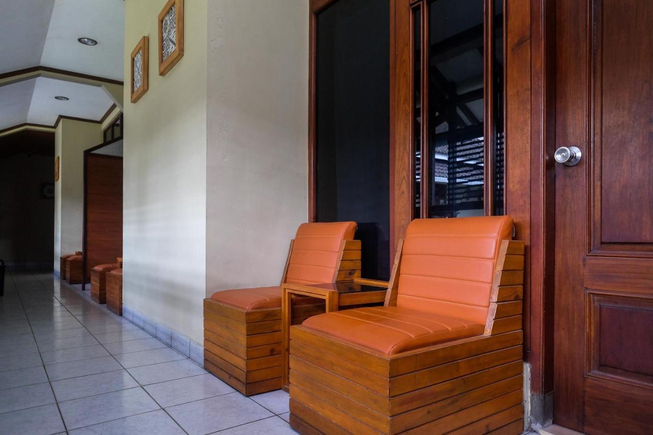 Urbanview Hotel Syariah Wisnugraha By Reddoorz Yogyakarta Dış mekan fotoğraf