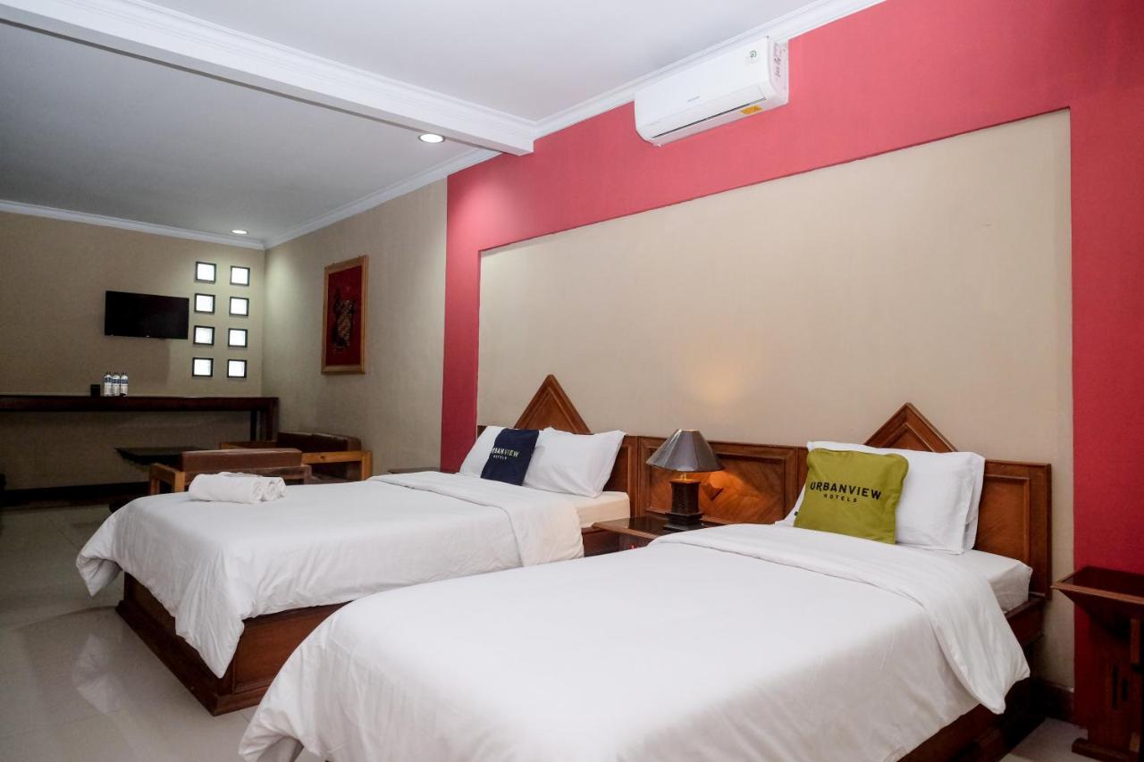 Urbanview Hotel Syariah Wisnugraha By Reddoorz Yogyakarta Dış mekan fotoğraf