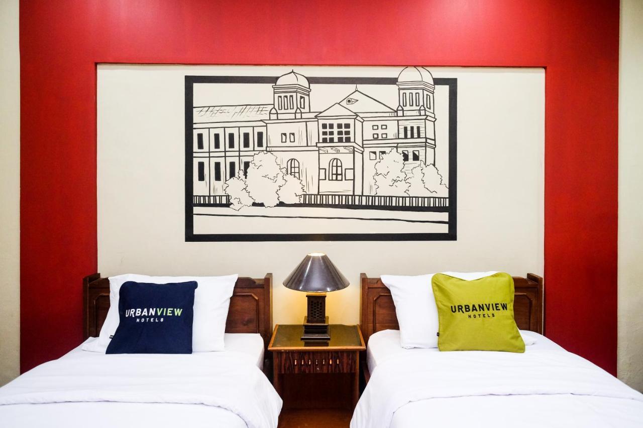 Urbanview Hotel Syariah Wisnugraha By Reddoorz Yogyakarta Dış mekan fotoğraf