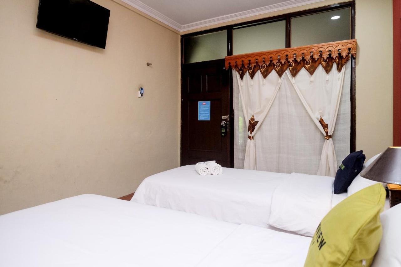 Urbanview Hotel Syariah Wisnugraha By Reddoorz Yogyakarta Dış mekan fotoğraf
