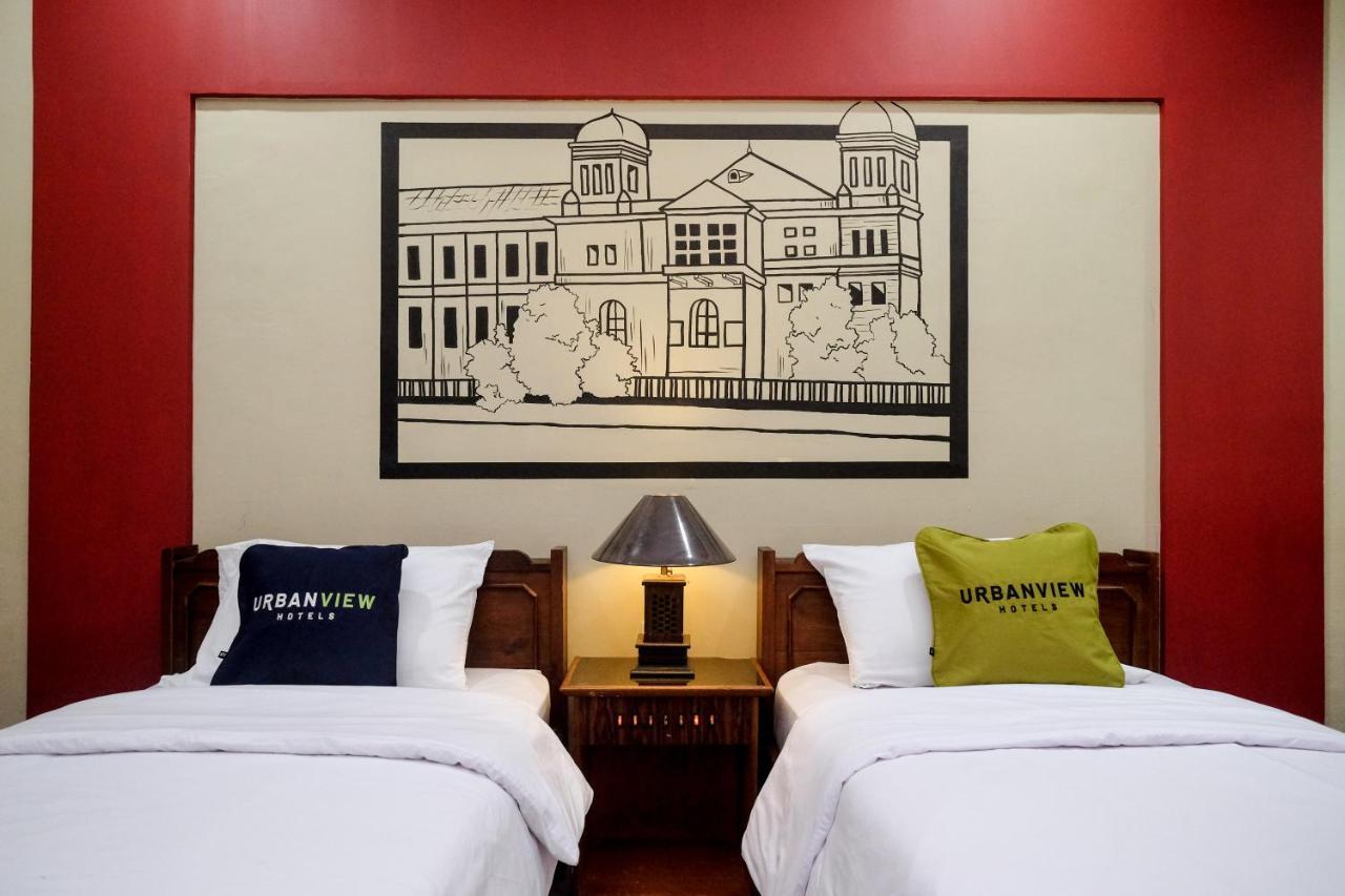 Urbanview Hotel Syariah Wisnugraha By Reddoorz Yogyakarta Dış mekan fotoğraf