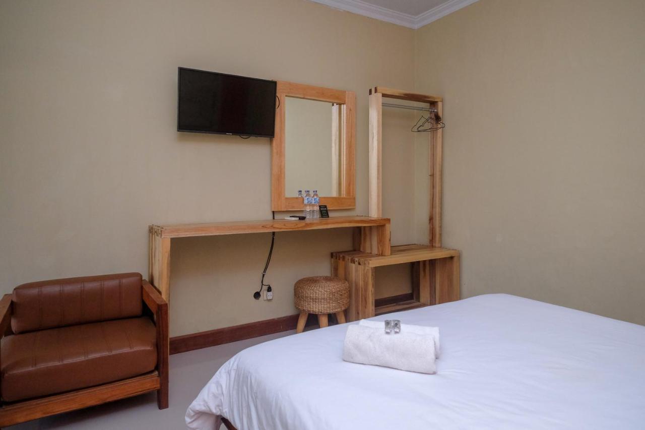 Urbanview Hotel Syariah Wisnugraha By Reddoorz Yogyakarta Dış mekan fotoğraf