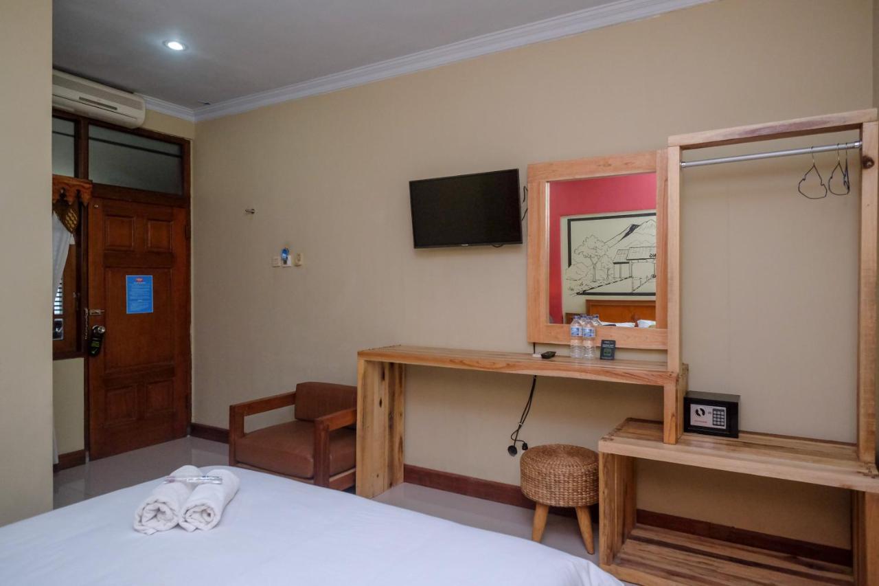 Urbanview Hotel Syariah Wisnugraha By Reddoorz Yogyakarta Dış mekan fotoğraf