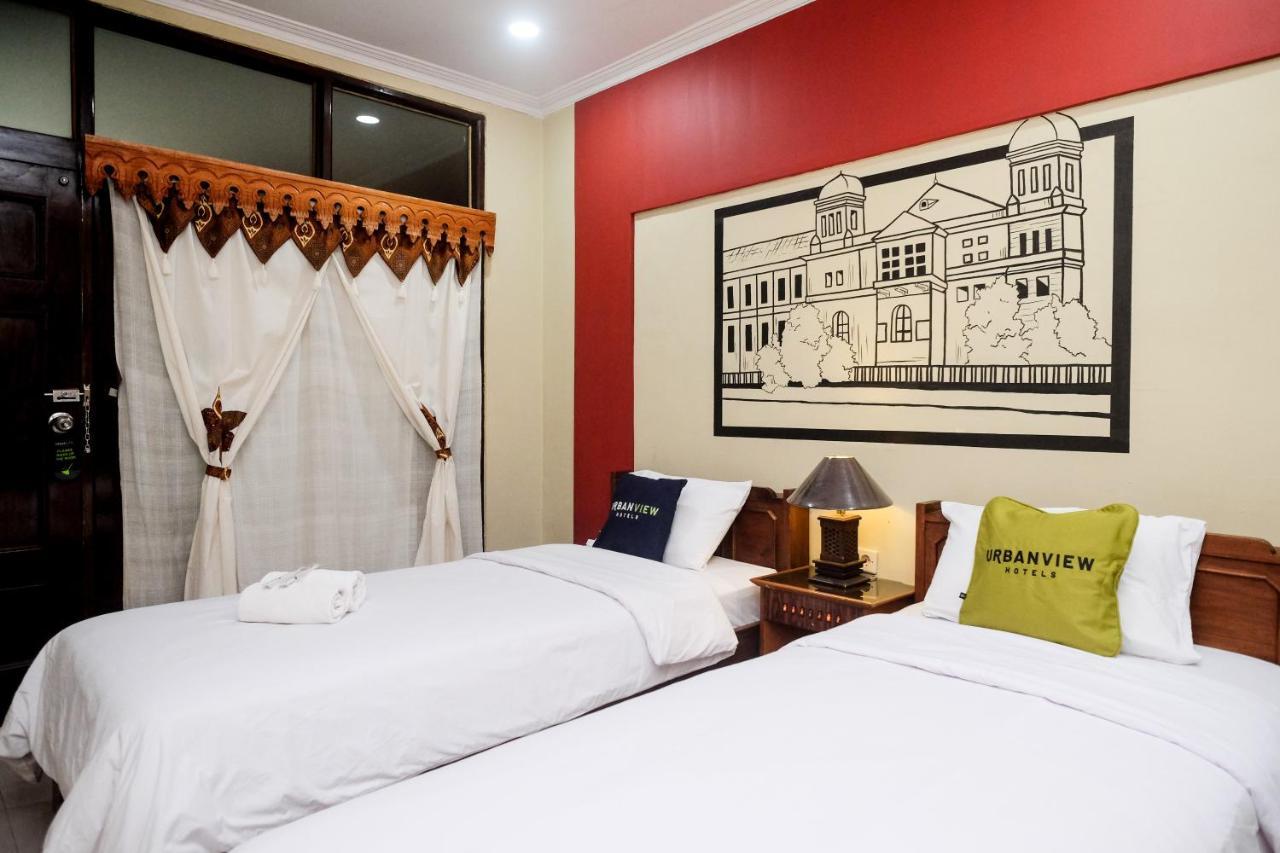 Urbanview Hotel Syariah Wisnugraha By Reddoorz Yogyakarta Dış mekan fotoğraf
