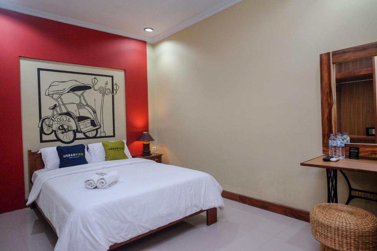 Urbanview Hotel Syariah Wisnugraha By Reddoorz Yogyakarta Dış mekan fotoğraf