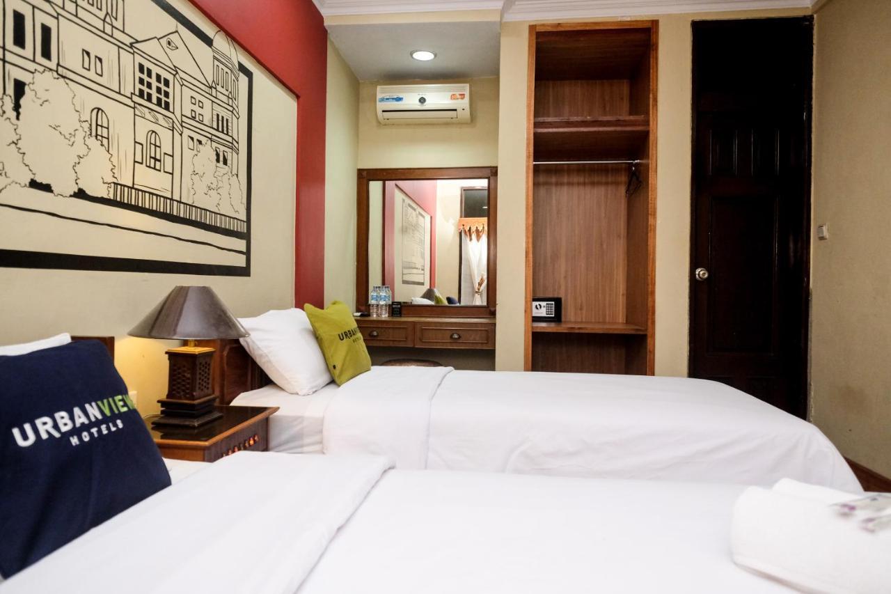 Urbanview Hotel Syariah Wisnugraha By Reddoorz Yogyakarta Dış mekan fotoğraf